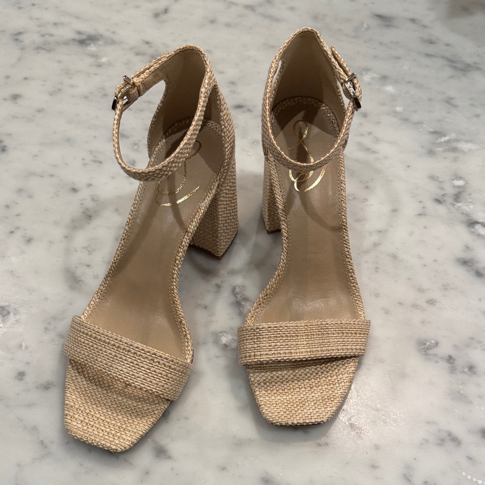Elegant Sam Edelman raffia gold woven heels
Brand New